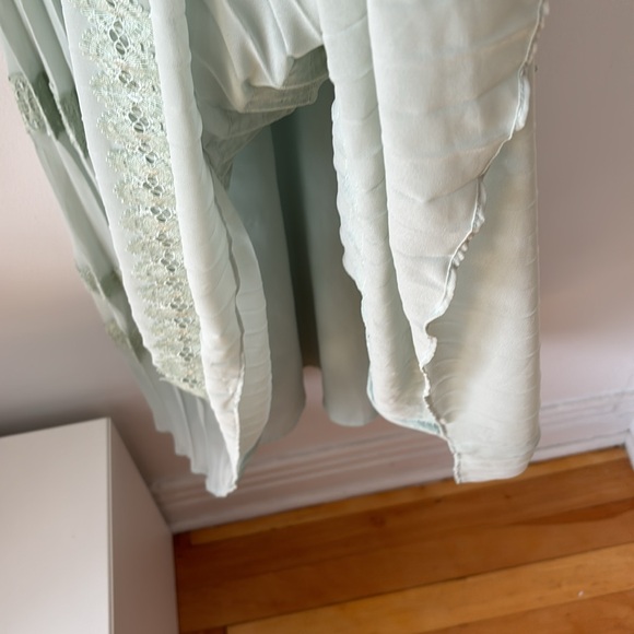 Gorgeous True Decadence at Simons light moss green dress - Picture 11 of 12